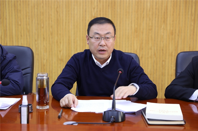 西凤集团公司党委召开十二月份中心组理论学习会